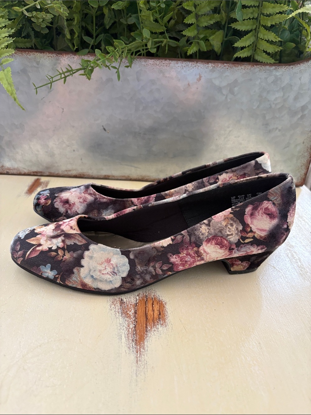 Soft Style by Hush Puppies "Angel II" pumps floral brocade pattern Women’s 9.5 - Picture 4 of 8